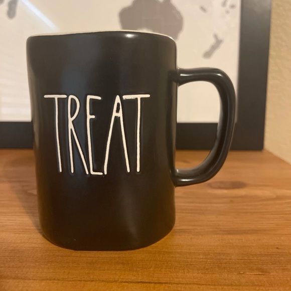 Rae Dunn m stamped trick or treat double sided Halloween mug m stamped OG VHTF - Picture 3 of 4